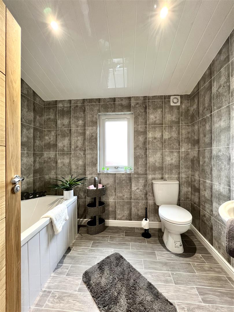 Cot Castle Park, Strathaven Road, Stonehouse Residence Estate Agents